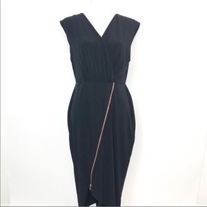 Racheall Roy Sleeveless V neckline dress